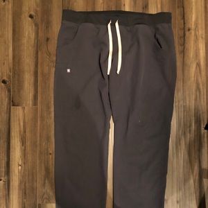 FIGS Kade Scrub Bottoms *Charcoal*